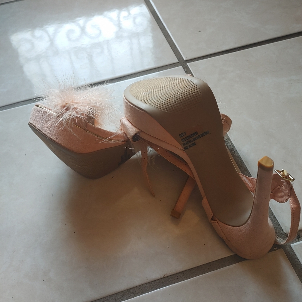 Shoes - Picture 6 of 6